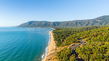 Lookout on Captain Cook Highway between Cairns and Port Douglas.