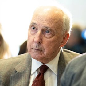 Former prime minister Paul Keating has reshuffled his Elizabeth Bay investment portfolio.