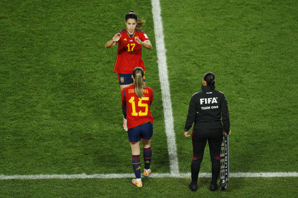 Spain’s Alba Redondo leaves the field as she is replaced by teammate Eva Navarro.