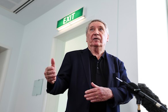 Dennis Richardson conmocionó a la comunidad judía cuando renunció a la comisión real.