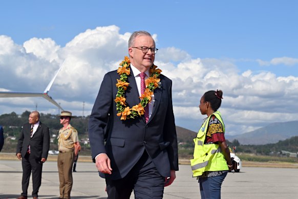 Anthony Albanese chegou a Port Moresby nesta semana para as comemorações da independência.