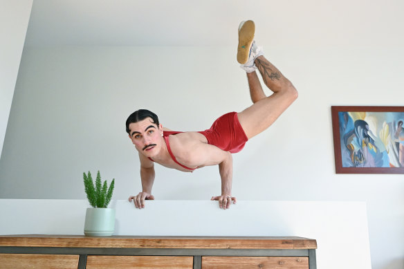 Circus co<em></em>ntortionist Jarred Dewey said studying at NICA allowed him to co<em></em>nnect with a diverse group of like-minded students from backgrounds.