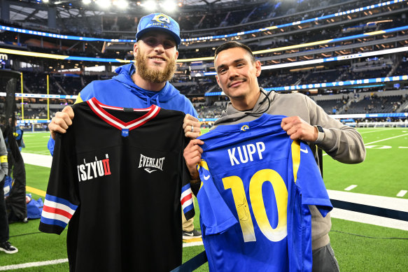 Tim Tszyu swaps jersey with LA Rams star Cooper Kupp.