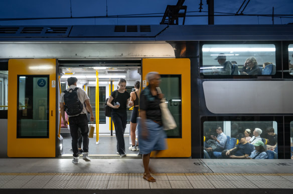 Commuters face renewed major disruption.