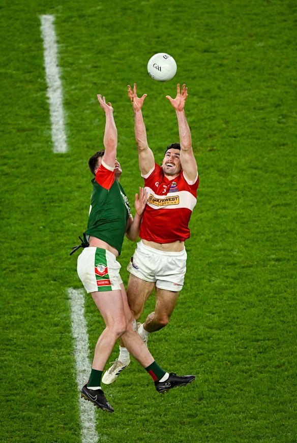 O’Connor clashing with Shane Cunnane of St Brigid’s.
