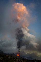 New eruptions from a volcano at the island of La Palma in the Canaries, Spain continued into the night.