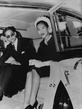 “King Phumiphon and Queen Sirikit  prepare to leave after inspecting the National War Memorial in Canberra yesterday.”
August 28, 1962.