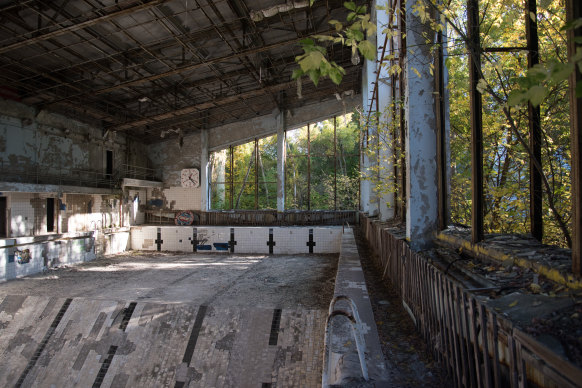 The Azure Swimming Pool in Pripyat was built in the 1970s and was used until 1998, mostly by the liquidators involved in the clean-up of Chernobyl. 
