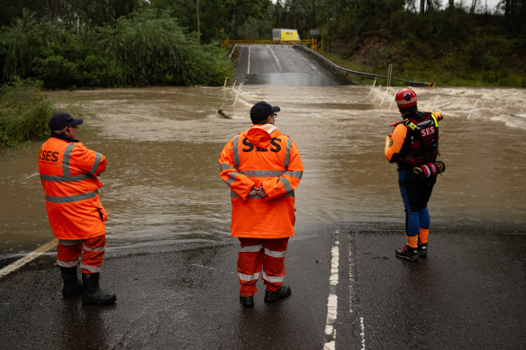 SES volunteers at a road closure on Stony Creek Road at Shane’s Park. 