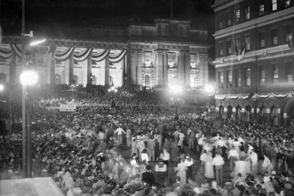 Square dancing outside Parliament House in celebration of the Queen’s coronation in 1953.