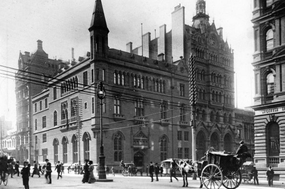 The ANZ Gothic Bank (left) and the old stock exchange in 1900.