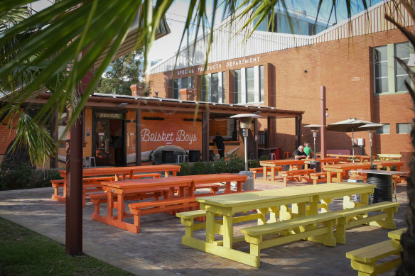 The outdoor courtyard at Brisket Boys. 