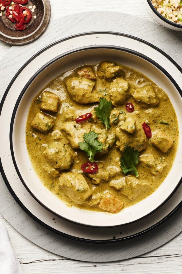 Sri Lankan chicken curry ready-to-heat meal.