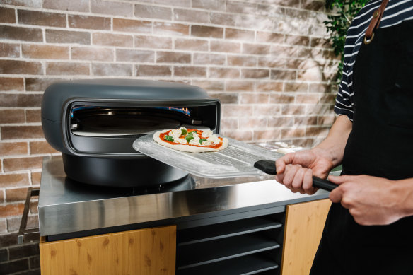 Everdure’s state-of-the-art KILN R Series makes it easy to cook gourmet pizza at home.