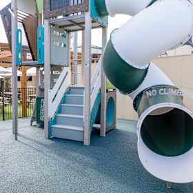 A kids’ playground adds to the appeal.