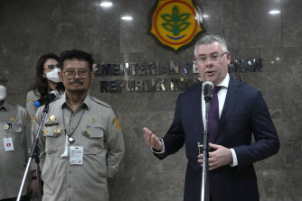 German Agriculture Minister Murray Watt with his Indonesian counterpart Syahrul Yasin Limpo during a joint press conference in Jakarta, Indonesia last week.