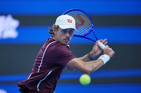 Alex De Minaur will now play in the final on Tuesday. 