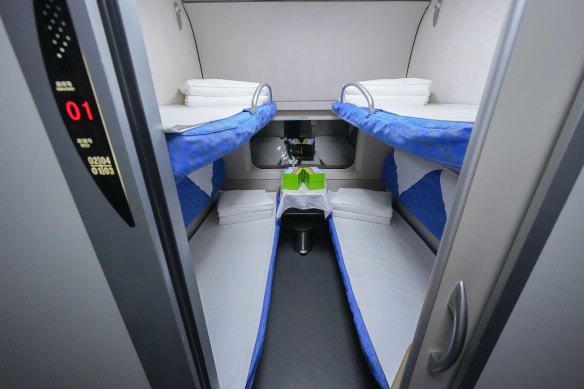 Cabin in the new high-speed sleeper trains, from Hong Kong West Kowloon Station to Beijing.