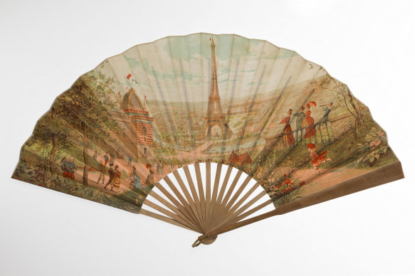 Souvenir fan with panorama of the 1889 Universal Exhibition.