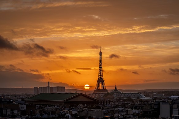 With shorter days, there’s no need to rise early for a Paris  sunrise in the northern winter.