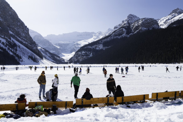 Lake Louise freezes over in Canada’s winter, allowing you to walk across it or do some ice skating.