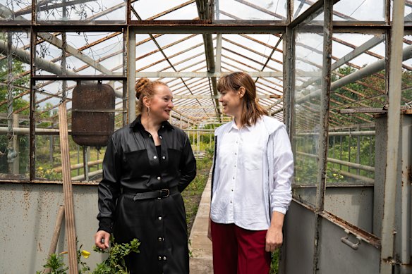 Olena and Maryna, whose lives have been shaped by the war in Ukraine, have gone back to study to learn how to turn family allotments into livelihoods. 