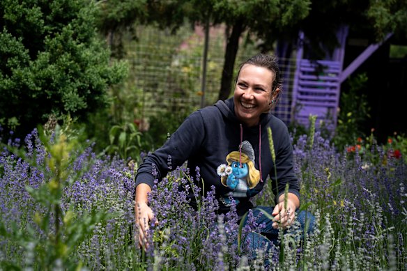 Tatyana cares for her elderly mother in the urban fringes of Kyiv. She grows fruit, vegetables and flowers in the family plot and hopes to commercialise an edible flowers business. 