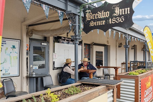 Locals claim the Bredbo Inn was a popular watering hole for A.B. “Banjo” Paterson.