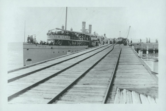 Dromana Pier when it stretched 500 metres into the water. 