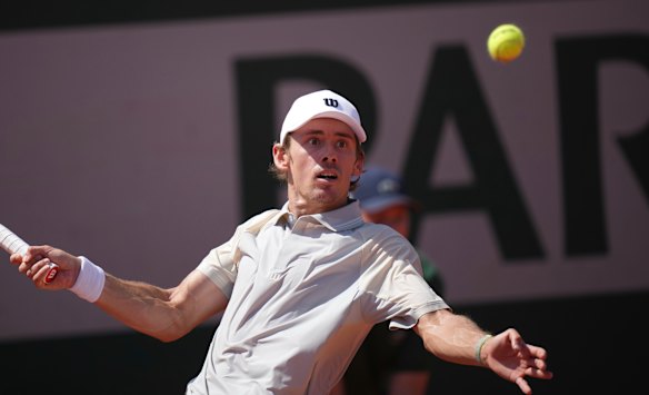De Minaur was largely OK against Toby Samuel in the British qualifiers.