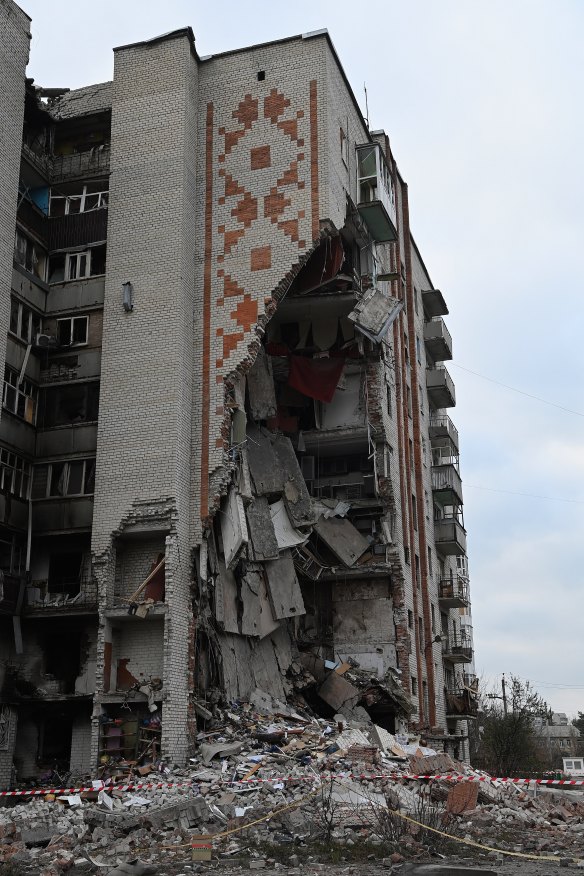 The apartment building that was destroyed by a missile strike on November 9 in Lyman.