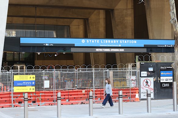 The Metro Tunnel Project faces delays to opening beyond their scheduled dates.