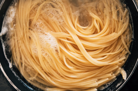 In Italy “salted water” is understood to mean a palmful of salt in a standard pasta pot.