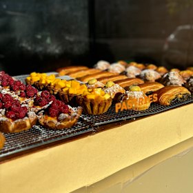 The window selection including the crowd-favourite raspberry danish.