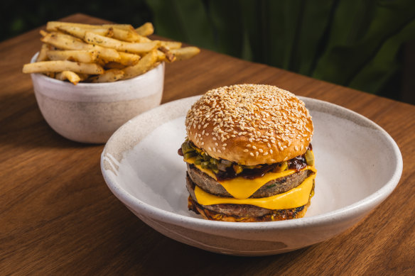 Fysh cheeseburger, made with Mooloolaba yellowfin tuna patties, and served with kombu fries.

