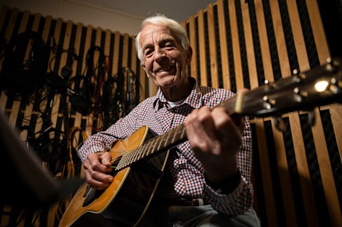 Ninety-seven-year old Noel Balfour  has just recorded a new album in Andy Busuttil’s Blue Mountain Sound studio in Hazelbrook. 