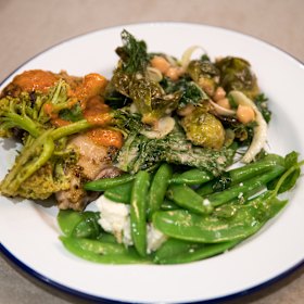 Roast chicken with peri peri sauce: "The food is very healthy".