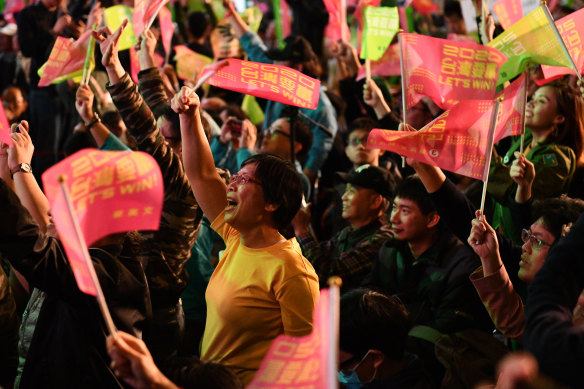 Supporters react after confirmation that Tsai Ing-Wen of the Democratic Progressive Party was re-elected as President of Taiwan in 2020.