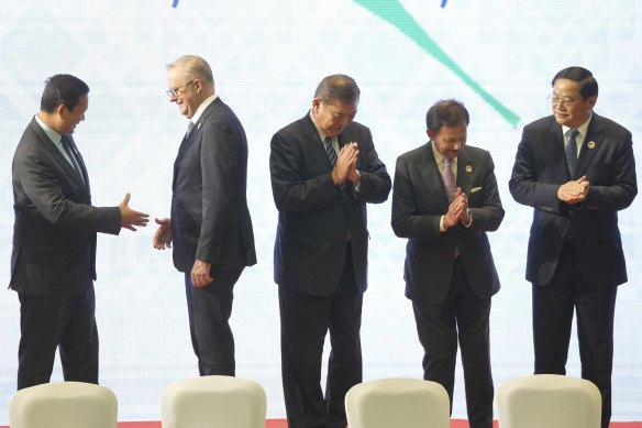 Cambodian Prime Minister Hun Manet, Australian Prime Minister Anthony Albanese, Japanese Prime Minister Shigeru Ishiba, Brunei Sultan Hassanal Bolkiah, and Laos Prime Minister Sonexay Siphandone at the ASEAN-Australia summit. 
