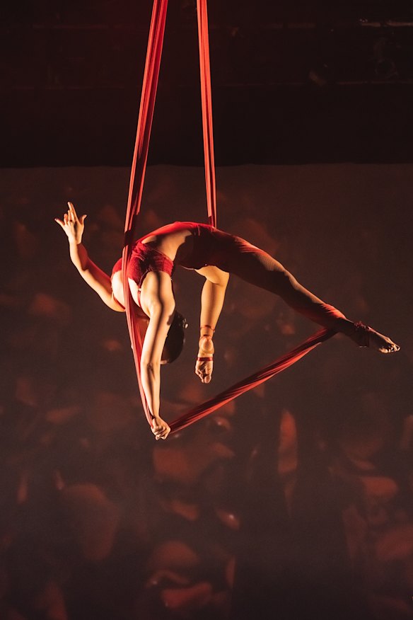 La Folie After Dark is on at Gasworks Theatre until October 11.