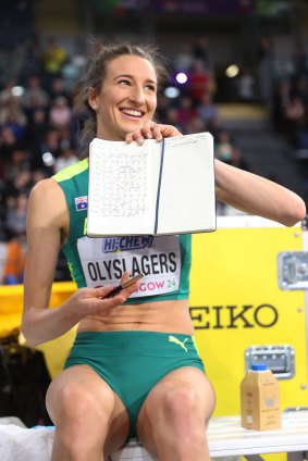 Olyslagers with her notebook after the win.