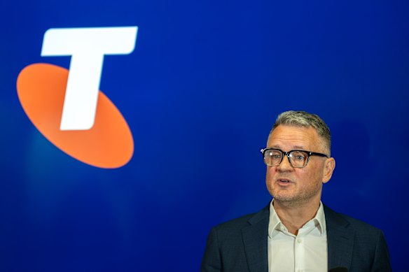 Telstra chief financial officer Michael Ackland seemed to have been told to emphasise the outage was “intermittent”. 