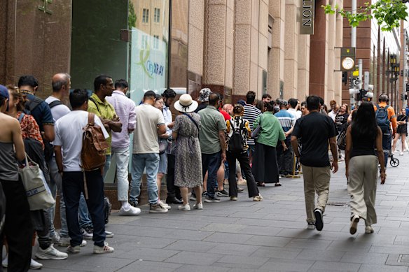 People queue outside the ABC Bullion store at Martin Place in October.
