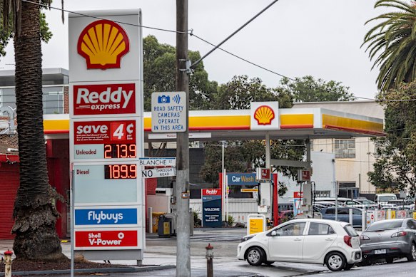 It could take up to a fortnight for the full effect of the conflict to hit Victorian motorists.