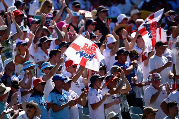 O exército maluco em ação. 