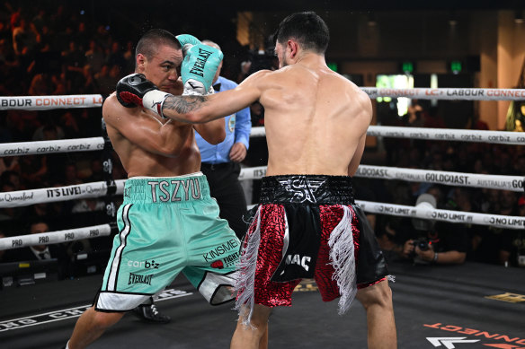 Competitors battle it out in alternating rounds in the ring and on