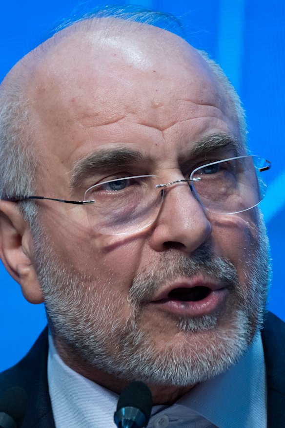 Mohammad Ghalibaf addressing the media at the Iranian parliament in December.