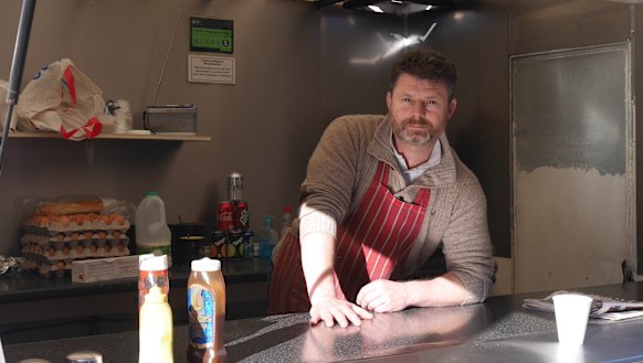 Steven Fowles sells coffee, burgers and baps in the Bicester Bunnings carpark