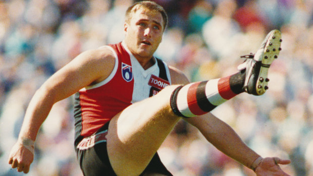Tony Lockett boots strongly for the Saints in 1993.