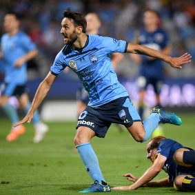 Milos Ninkovic wants kids to be given a chance in the A-League.